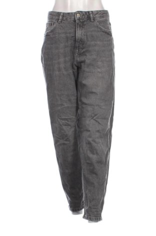 Damskie jeansy Pull&Bear, Rozmiar S, Kolor Szary, Cena 26,99 zł, #136772665