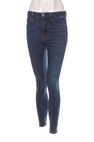 Damskie jeansy Stradivarius, Rozmiar S, Kolor Niebieski, Cena 89,99 zł, #136806651