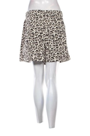 Pantaloni scurți de femei Sinsay, Mărime XXL, Culoare Multicolor, Preț 40,99 Lei, #136753268