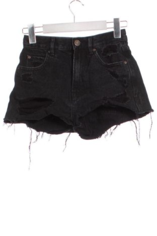 Дамски къс панталон Pull&Bear, Размер XS, Цвят Черен, Цена 10,22 €, #136762210