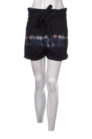 Дамски къс панталон Pull&Bear, Размер M, Цвят Многоцветен, Цена 11,00 €, #136785244