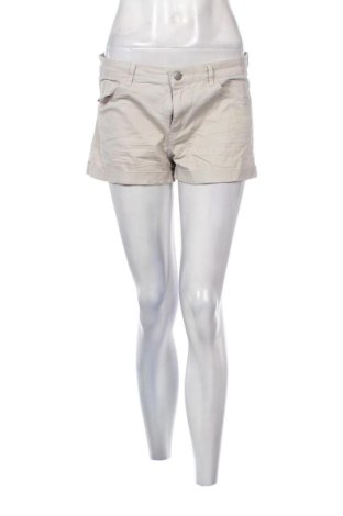 Pantaloni scurți de femei H&M, Mărime M, Culoare Ecru, Preț 56,99 Lei, #136815677