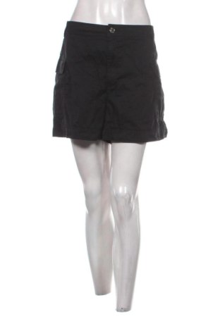 Дамски къс панталон LCW, Размер XL, Цвят Черен, Цена 7,15 €, #136819385