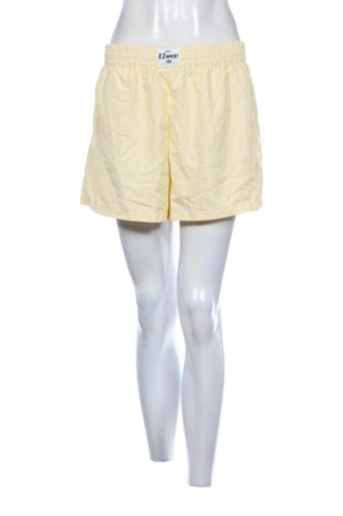 Дамски къс панталон SHEIN, Размер M, Цвят Жълт, Цена 8,00 €, #136839446