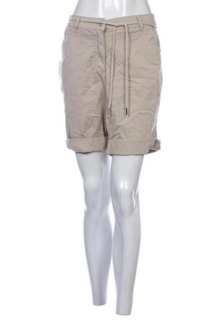 Pantaloni scurți de femei C&A, Mărime L, Culoare Ecru, Preț 45,99 Lei, #136642897