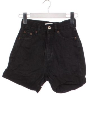 Pantaloni scurți de femei Pull&Bear, Mărime XXS, Culoare Negru, Preț 46,99 Lei, #136661405