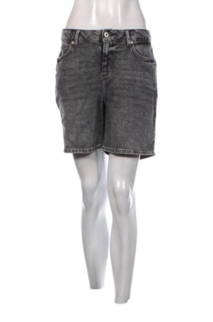 Damen Shorts Q/S by S.Oliver, Größe XL, Farbe Grau, Preis 10,99 €, #136675380