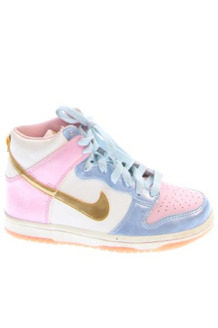 Дамски обувки Nike, Размер 36, Цвят Многоцветен, Цена 53,68 €, #136853425