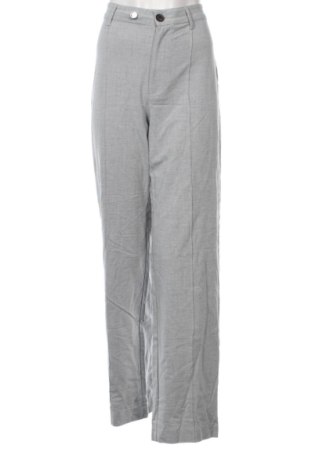 Дамски панталон Pull&Bear, Размер M, Цвят Сив, Цена 7,66 €, #136711587