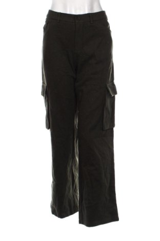 Pantaloni de femei SHEIN, Mărime M, Culoare Verde, Preț 33,99 Lei, #136733113