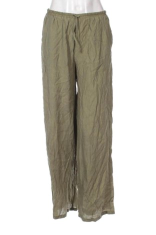 Дамски панталон Bershka, Размер S, Цвят Зелен, Цена 24,54 €, #136748574