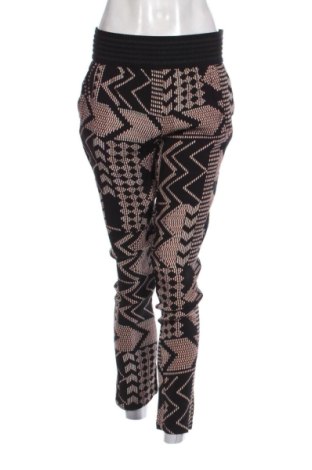 Pantaloni de femei Le Chateau, Mărime L, Culoare Multicolor, Preț 125,00 Lei, #136811369