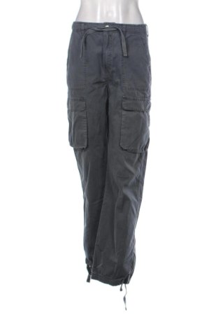 Дамски панталон Pull&Bear, Размер S, Цвят Сив, Цена 9,71 €, #136783908
