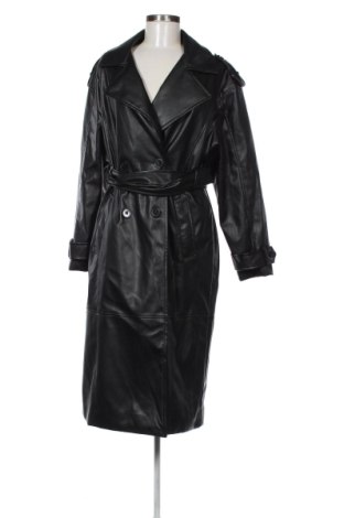 Dámsky kabát  Pull&Bear, Veľkosť M, Farba Čierna, Cena  24,00 €, #136823441
