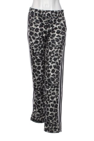 Dámske tepláky Adidas, Veľkosť M, Farba Viacfarebná, Cena  24,00 €, #136833478