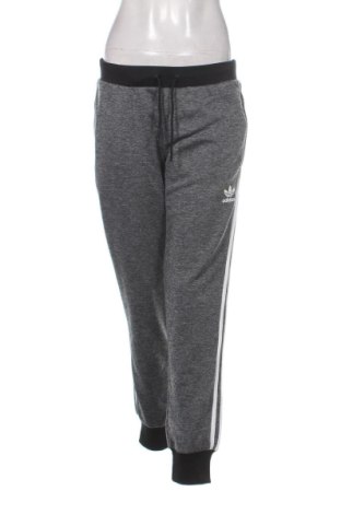 Дамско спортно долнище Adidas, Размер XL, Цвят Сив, Цена 19,94 €, #136838281