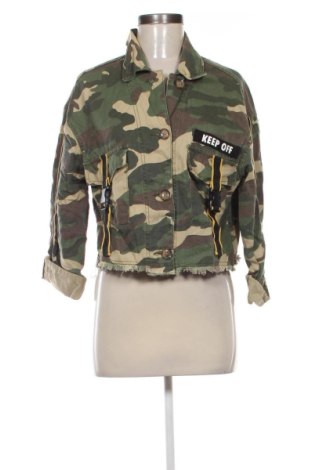 Geacă de femei Bershka, Mărime M, Culoare Multicolor, Preț 56,99 Lei, #136774781
