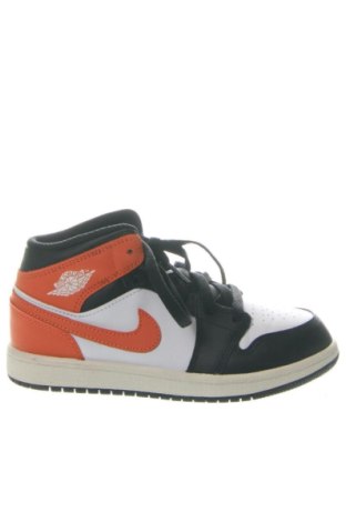 Детски обувки Air Jordan Nike, Размер 33, Цвят Многоцветен, Цена 60,33 €, #136837537