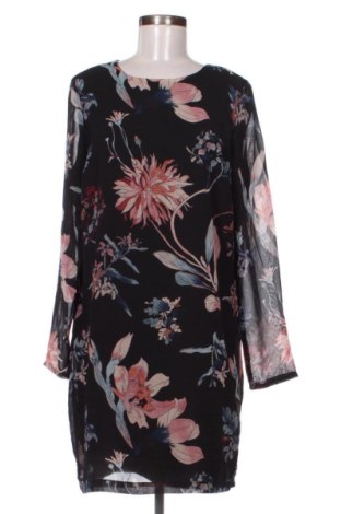 Рокля Vero Moda, Размер M, Цвят Многоцветен, Цена 7,66 €, #136732173