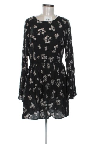 Рокля Pull&Bear, Размер S, Цвят Многоцветен, Цена 8,69 €, #136773115