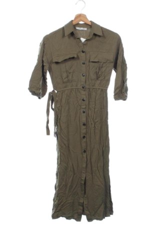 Φόρεμα Pull&Bear, Μέγεθος XS, Χρώμα Πράσινο, Τιμή 11,99 €, #136808066