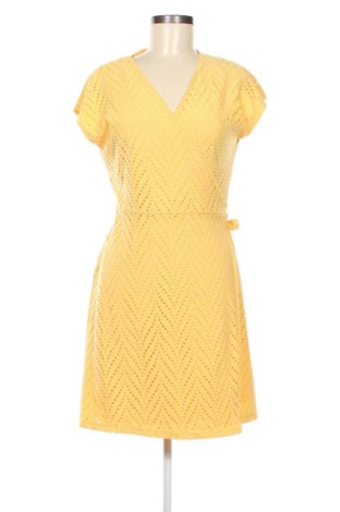 Sukienka Vero Moda, Rozmiar M, Kolor Żółty, Cena 80,99 zł, #136832299
