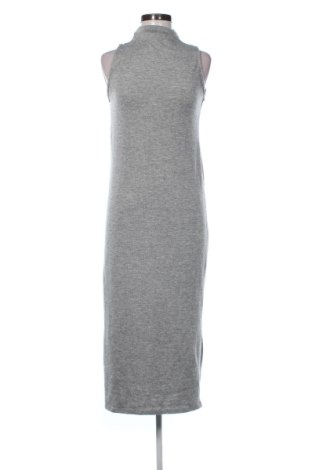 Šaty  Pull&Bear, Velikost S, Barva Šedá, Cena  149,00 Kč, #136840042