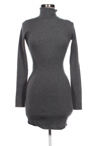 Sukienka Bershka, Rozmiar S, Kolor Szary, Cena 133,28 zł, #136862724