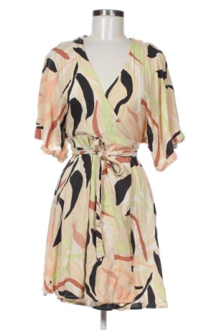 Рокля Gina Tricot, Размер M, Цвят Многоцветен, Цена 15,92 €, #136836526