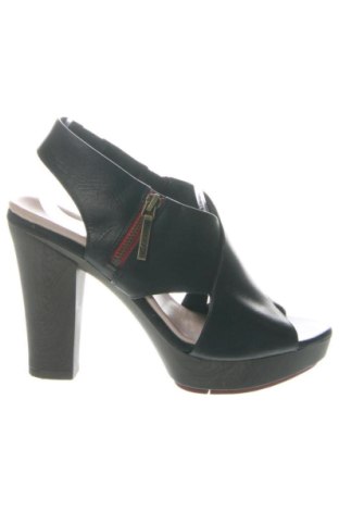Сандали Clarks, Размер 38, Цвят Черен, Цена 52,66 €, #136845779