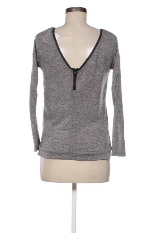 Dámska blúza Unbranded, Veľkosť M, Farba Sivá, Cena  1,95 €