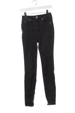 Дамски дънки Calvin Klein Jeans, Размер XS, Цвят Черен, Цена 35,27 €