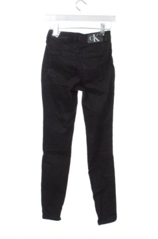Дамски дънки Calvin Klein Jeans, Размер XS, Цвят Черен, Цена 35,27 €