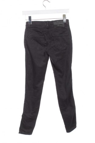 Damskie jeansy Sisley, Rozmiar XS, Kolor Czarny, Cena 39,99 zł