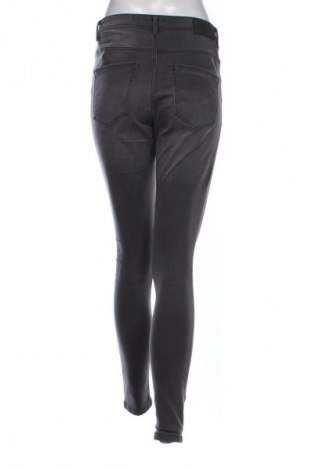 Γυναικείο Τζίν Vero Moda, Μέγεθος M, Χρώμα Γκρί, Τιμή 8,99 €