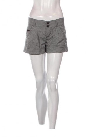 Dámske kraťasy  Bershka, Veľkosť M, Farba Viacfarebná, Cena  6,95 €