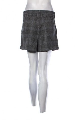 Дамски къс панталон Pull&Bear, Размер S, Цвят Многоцветен, Цена 2,04 €