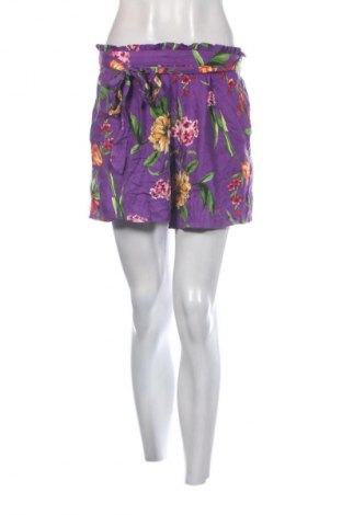 Damen Shorts Stradivarius, Größe S, Farbe Mehrfarbig, Preis 3,99 €