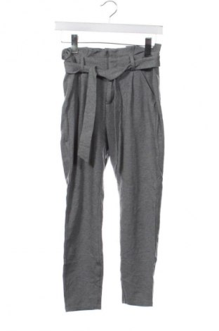 Dámské kalhoty  Vero Moda, Velikost XS, Barva Šedá, Cena  49,00 Kč