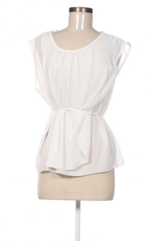 Дамски топ Madonna, Размер M, Цвят Бял, Цена 2,04 €