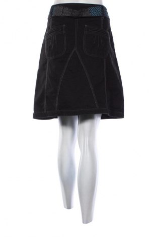 Пола Attr@ttivo, Размер L, Цвят Черен, Цена 2,04 €