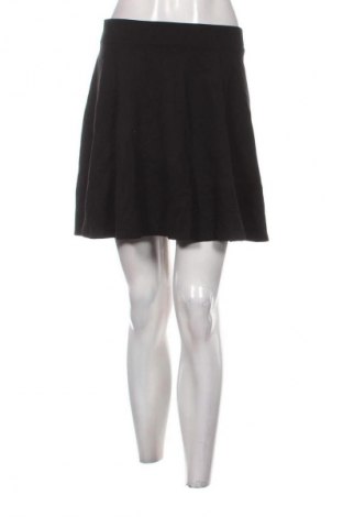 Пола H&M, Размер M, Цвят Черен, Цена 2,04 €