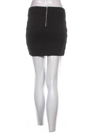 Пола H&M, Размер M, Цвят Черен, Цена 2,55 €