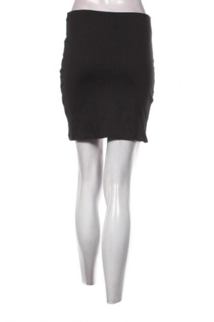 Пола H&M Divided, Размер M, Цвят Черен, Цена 2,55 €