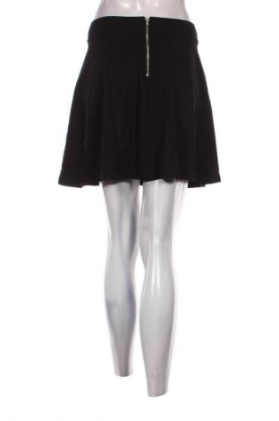 Пола H&M Divided, Размер S, Цвят Черен, Цена 2,04 €