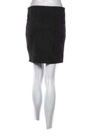 Пола House, Размер M, Цвят Черен, Цена 3,57 €