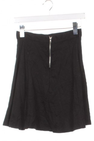 Пола Janina, Размер XS, Цвят Черен, Цена 2,04 €