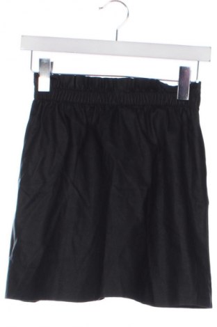 Пола ONLY, Размер XS, Цвят Черен, Цена 2,04 €