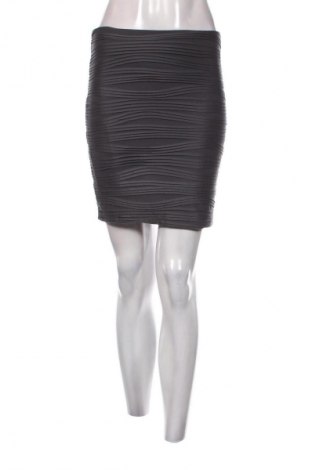 Пола ONLY, Размер S, Цвят Сив, Цена 2,04 €