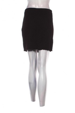 Пола ONLY, Размер M, Цвят Черен, Цена 4,60 €